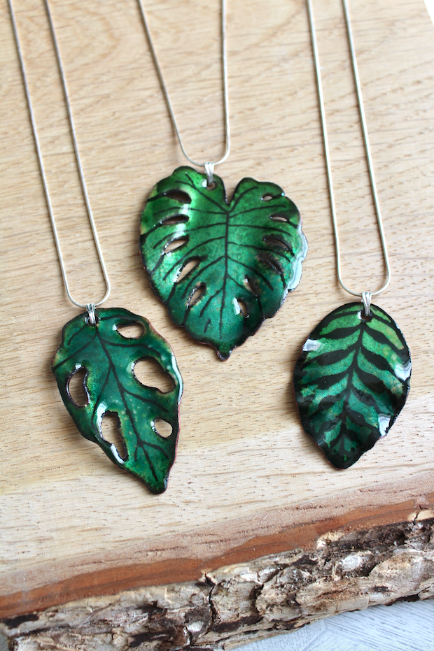 Monstera Adansonii Necklace